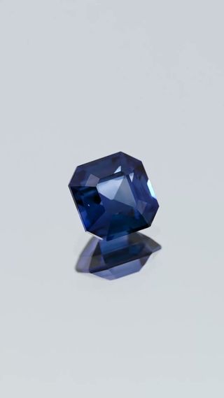 Blue Sapphire 1.30ct thumbnail 1