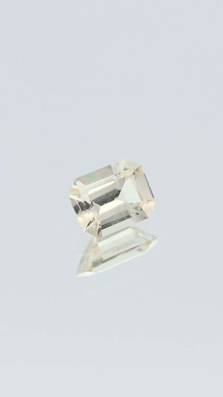 Natural Light Yellow Sapphire Unheated thumbnail 1